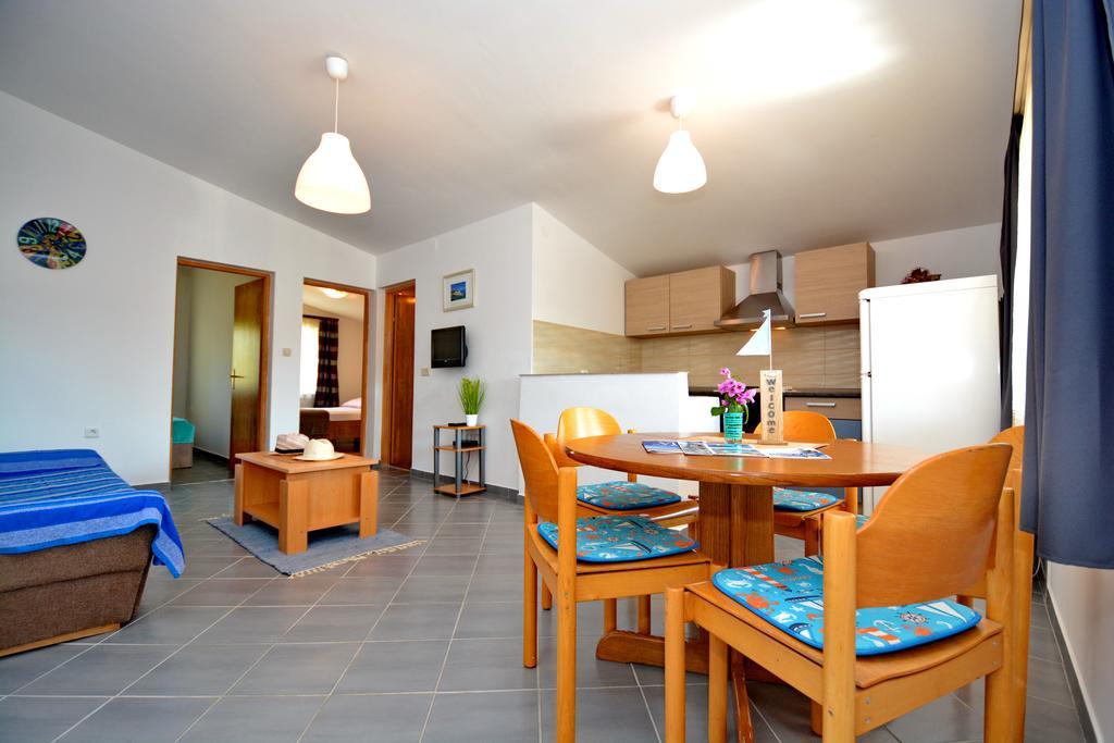 Apartment Marijana Vir Bagian luar foto