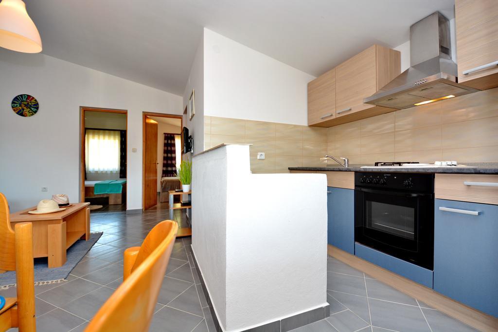 Apartment Marijana Vir Bagian luar foto