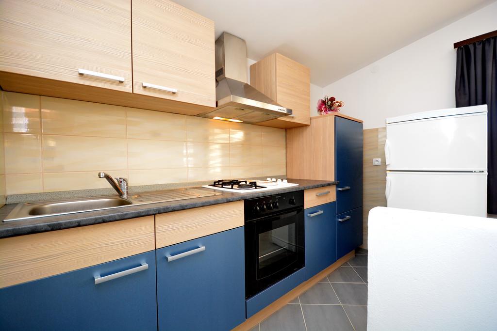 Apartment Marijana Vir Bagian luar foto