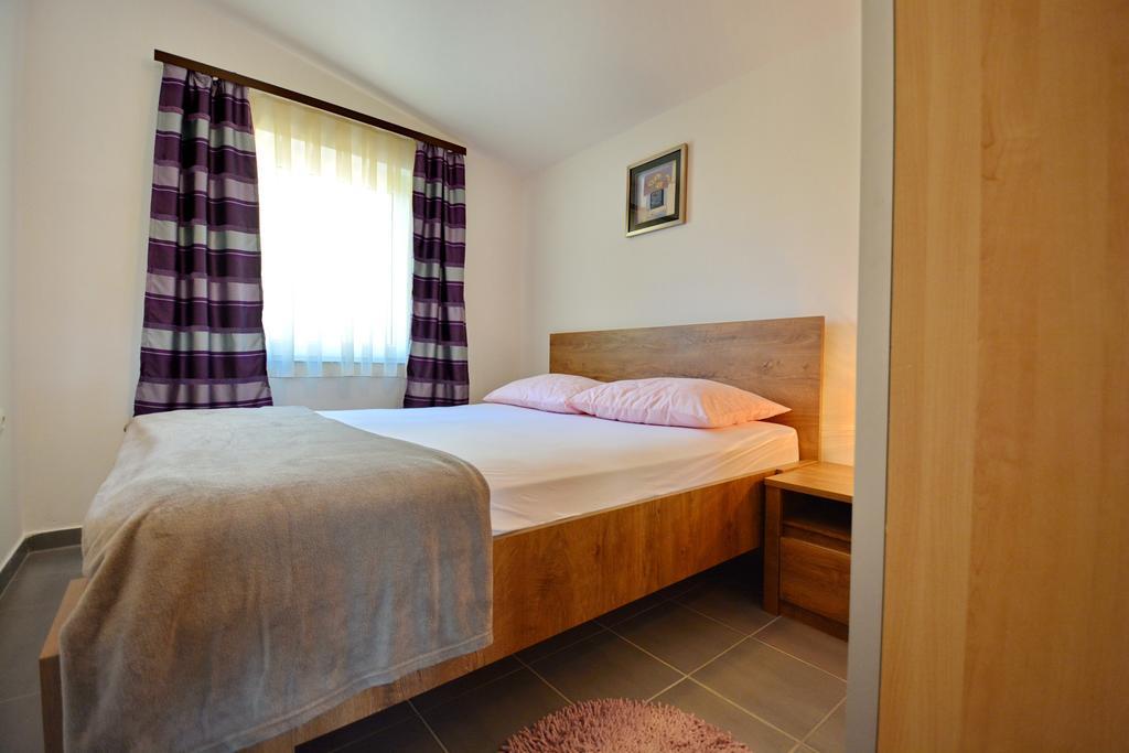 Apartment Marijana Vir Bagian luar foto