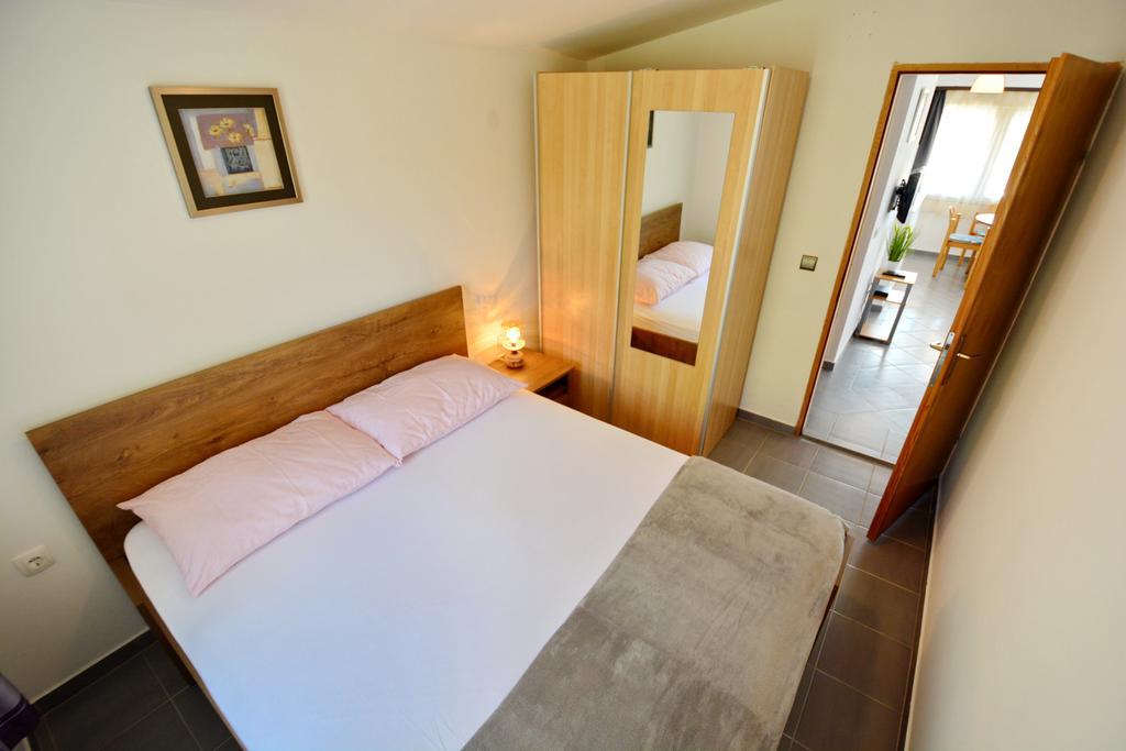 Apartment Marijana Vir Bagian luar foto