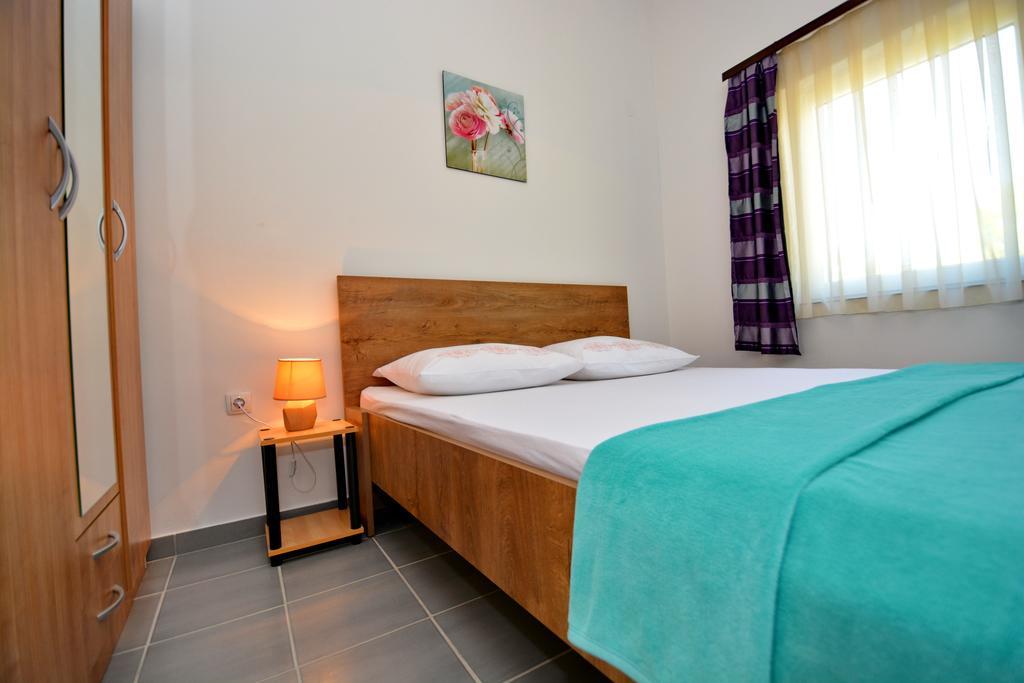 Apartment Marijana Vir Bagian luar foto