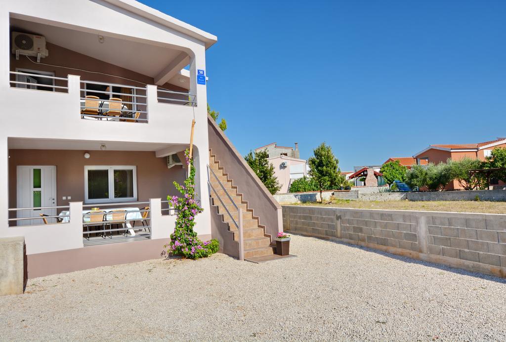 Apartment Marijana Vir Bagian luar foto