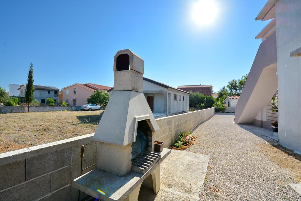 Apartment Marijana Vir Bagian luar foto