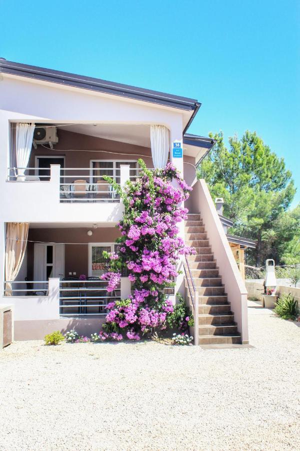 Apartment Marijana Vir Bagian luar foto