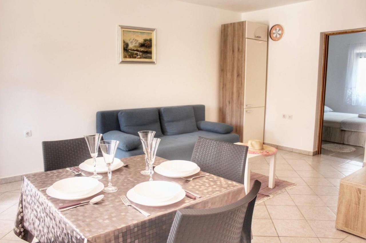 Apartment Marijana Vir Bagian luar foto