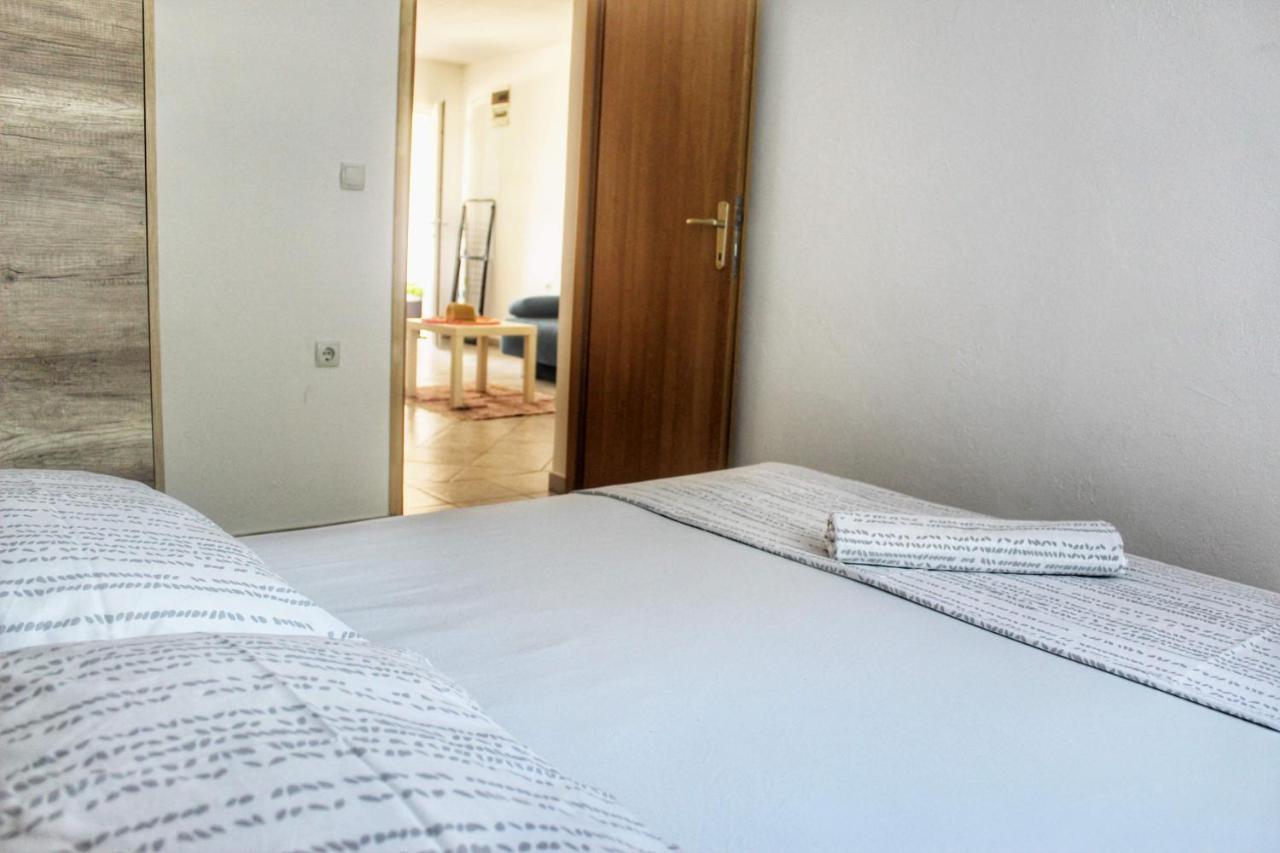Apartment Marijana Vir Bagian luar foto